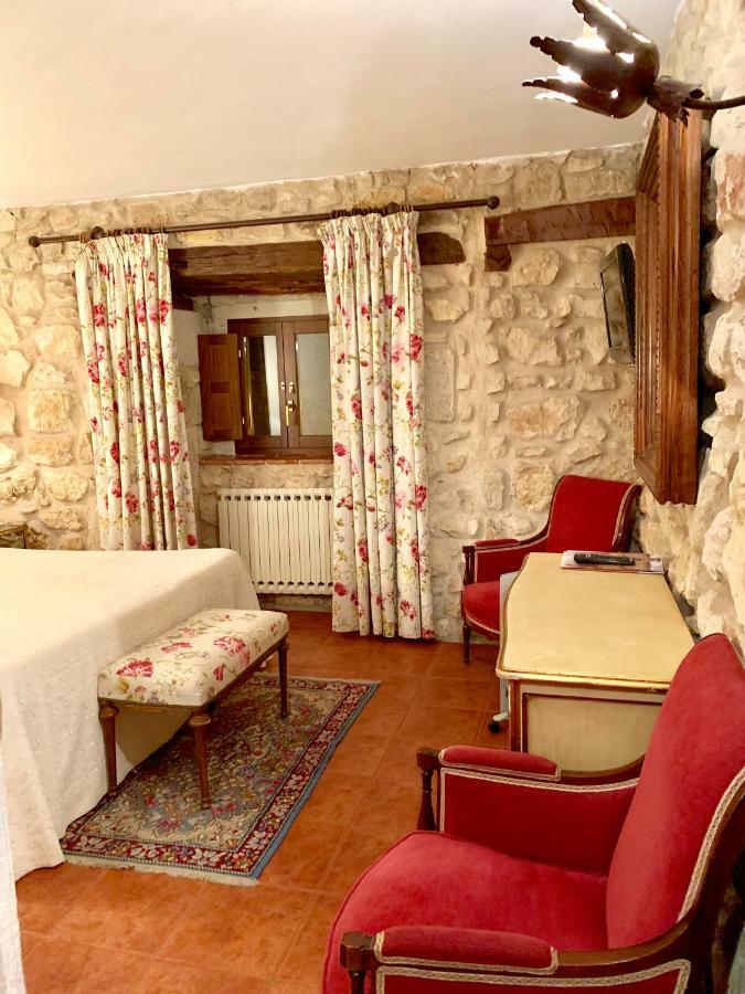 Hotel Tres Coronas De Silos Санто-Доминго-де-Силос Экстерьер фото